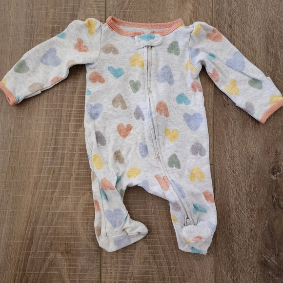 CARTER'S | Newborn Babygirl Bundle- Mix of PJs & Onsies - Picture 2 of 6